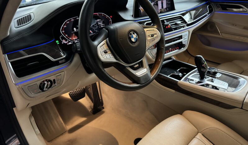 
								BMW 750Li xDrive 2020 AUTOMATICO full									