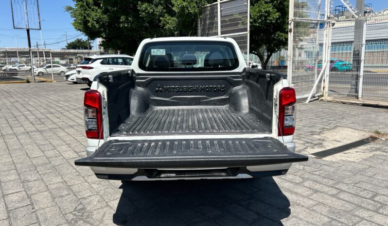 
Mitsubishi 2024 L200 4p GLX Doble L4/2.4/ Man 2WD 2024 CSGDL full									