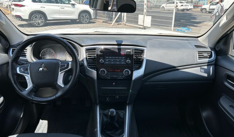 
Mitsubishi 2024 L200 4p GLX Doble L4/2.4/ Man 2WD 2024 CSGDL full									