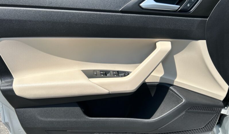 
Volkswagen Virtus 4p Trendline L4/1.6 Aut 2024 CSGDL full									