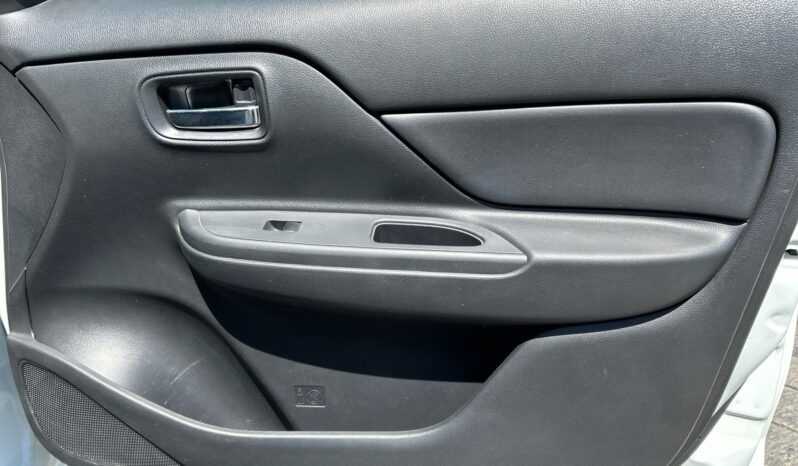 
Mitsubishi 2024 L200 4p GLX Doble L4/2.4/ Man 2WD 2024 CSGDL full									