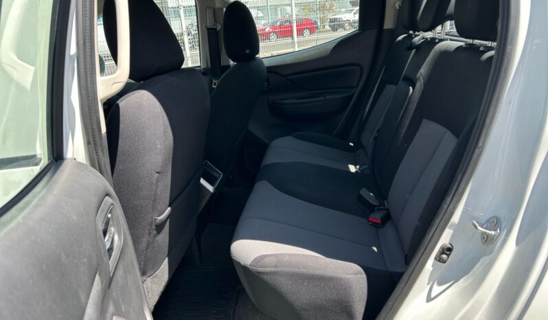 
Mitsubishi 2024 L200 4p GLX Doble L4/2.4/ Man 2WD 2024 CSGDL full									