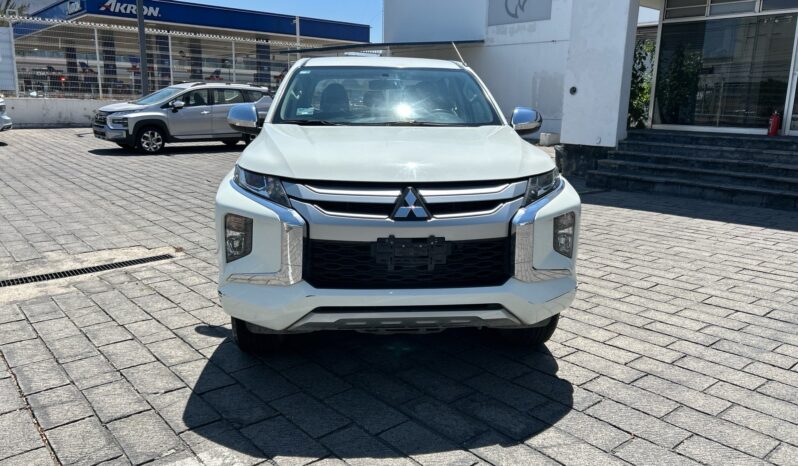 
Mitsubishi 2024 L200 4p GLX Doble L4/2.4/ Man 2WD 2024 CSGDL full									