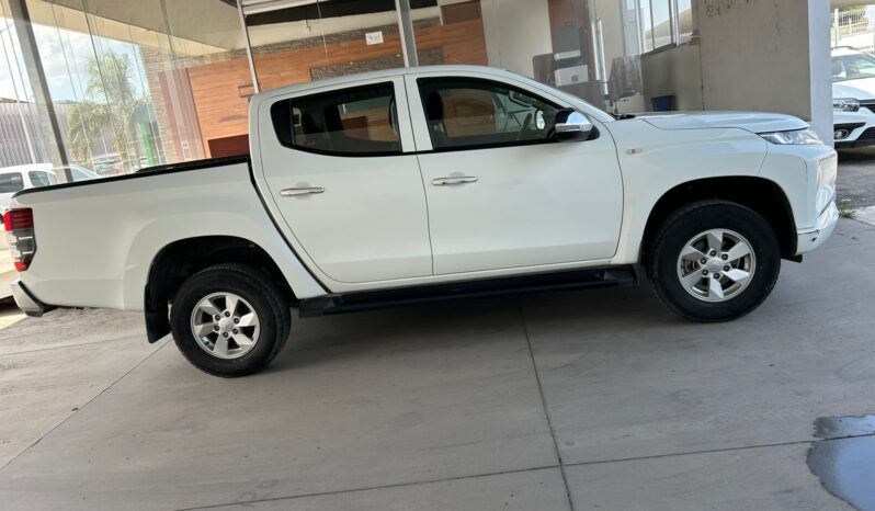 
MITSUBISHI L200 GLX 2024 MLM441 full									