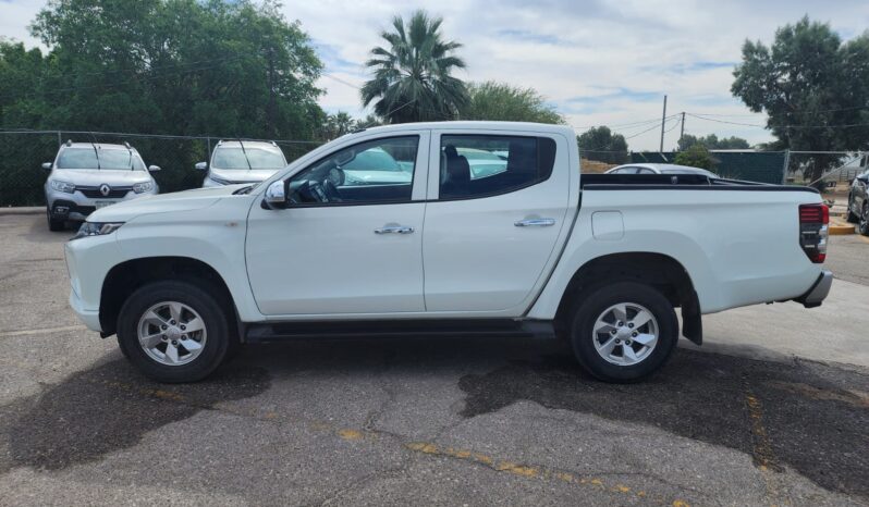 
MITSUBISHI L200 GLX DOBLE full									