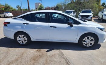 Nissan Versa Sense CVT 2024