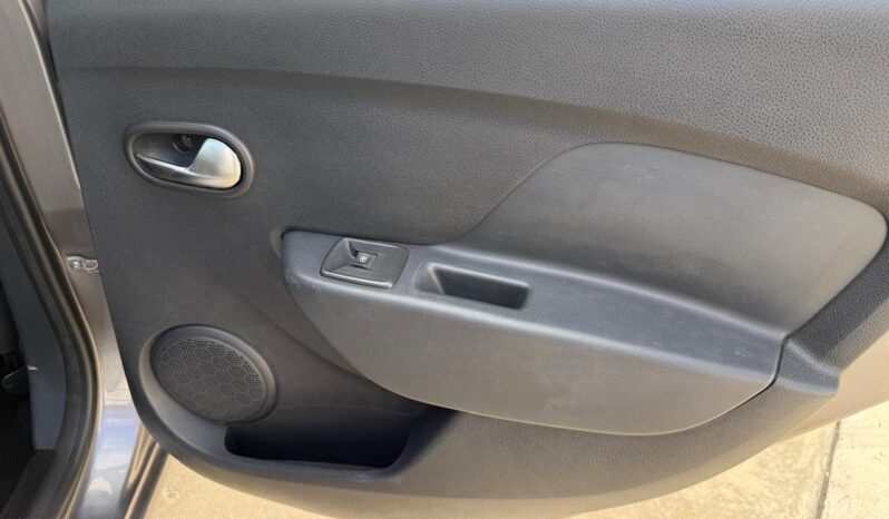 
Renault 2023 Logan 4p Intens L4/1.6 Aut full									