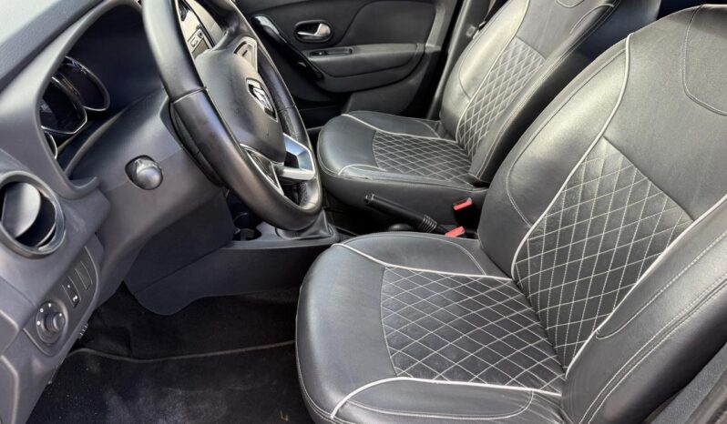 
Renault 2023 Logan 4p Intens L4/1.6 Aut full									