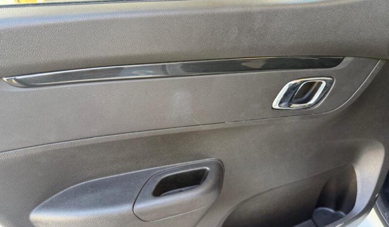 
Renault 2024 Kwid 5p Iconic L3/1.0 Man full									