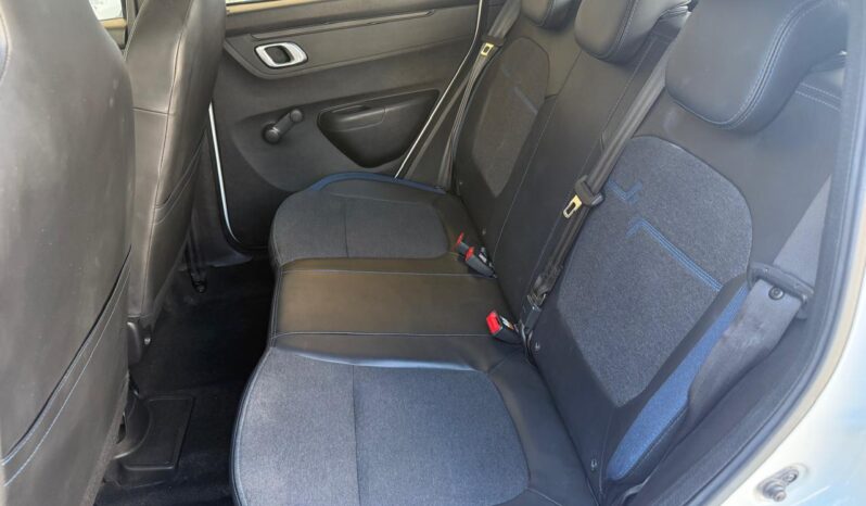 
Renault 2024 Kwid 5p Iconic L3/1.0 Man full									