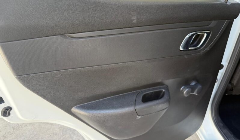 
Renault 2024 Kwid 5p Iconic L3/1.0 Man full									