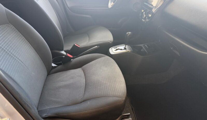 
Chrysler 2024 Attitude 4p SE L3/1.2 Aut full									