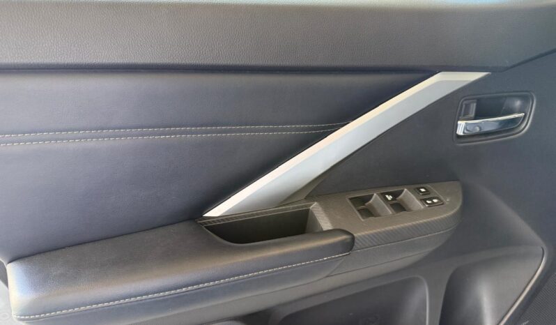 
Mitsubishi Xpander Cross 2024 full									