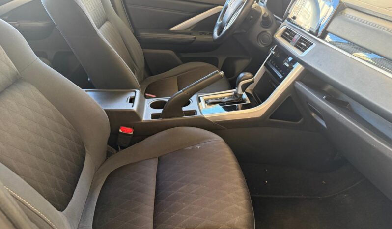 
Mitsubishi Xpander Cross 2024 full									