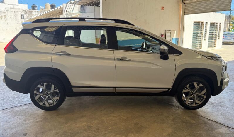 
Mitsubishi Xpander Cross 2024 full									