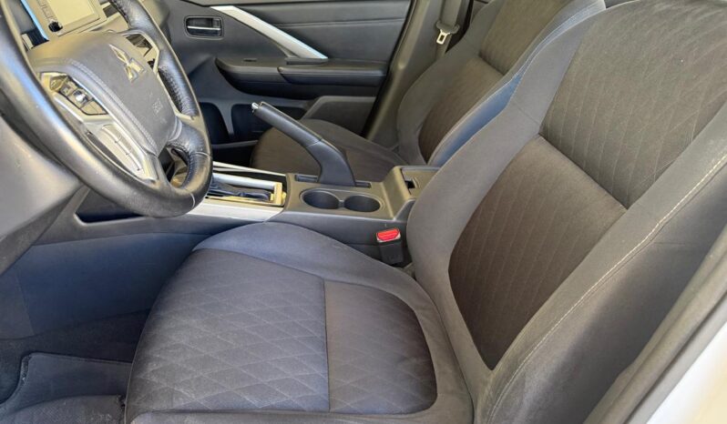 
Mitsubishi Xpander Cross 2024 full									