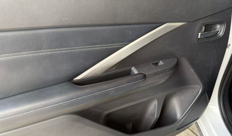 
Mitsubishi Xpander Cross 2024 full									