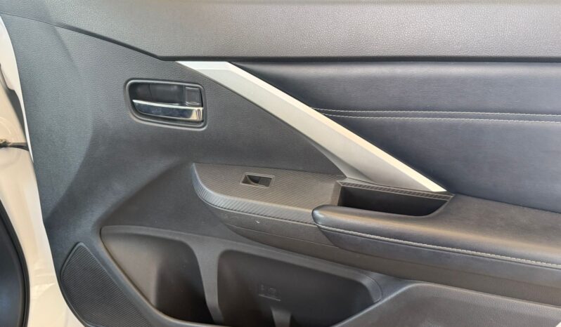 
Mitsubishi Xpander Cross 2024 full									