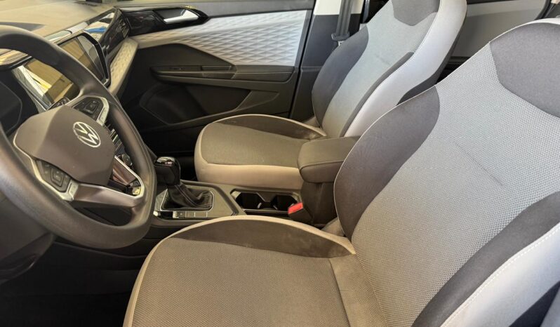 
Volkswagen 2024 Taos 5p Trendline L4/1.4/T Aut full									