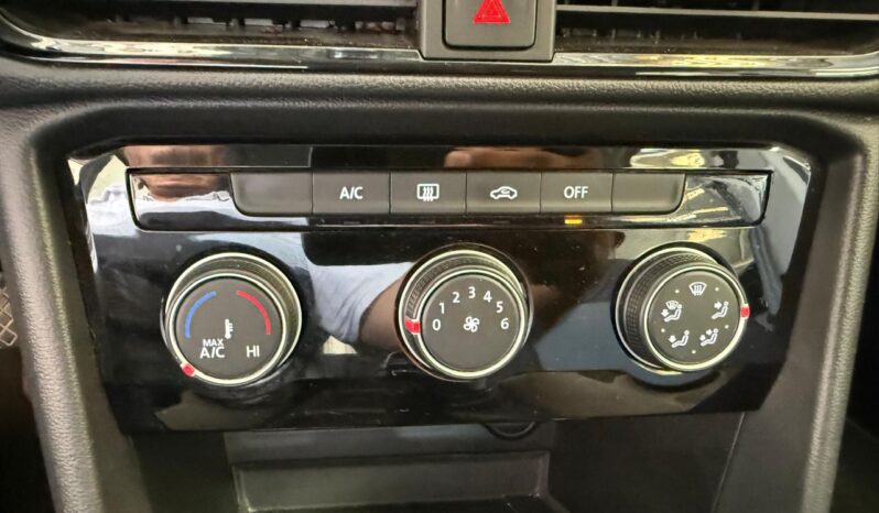 
Volkswagen 2024 Taos 5p Trendline L4/1.4/T Aut full									