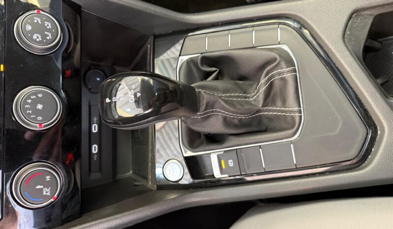 
Volkswagen 2024 Taos 5p Trendline L4/1.4/T Aut full									