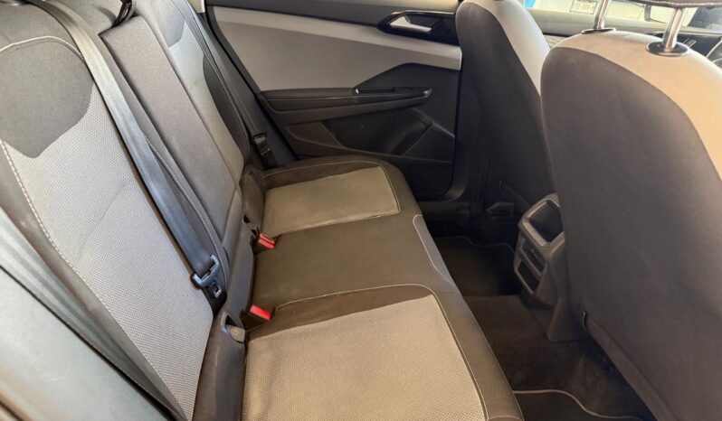 
Volkswagen 2024 Taos 5p Trendline L4/1.4/T Aut full									