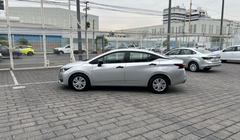 
Nissan Versa 4p Sense L4/1.6 Aut 2024 CSGDL full									