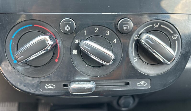 
Dodge Attitude 4p SE L3/1.2 Aut 2024 CSGDL full									