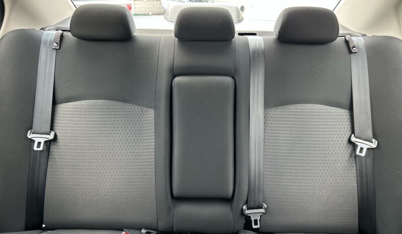 
Mitsubishi Mirage 4p G4 GLX L3/1.2 Aut 2024 CSGDL full									
