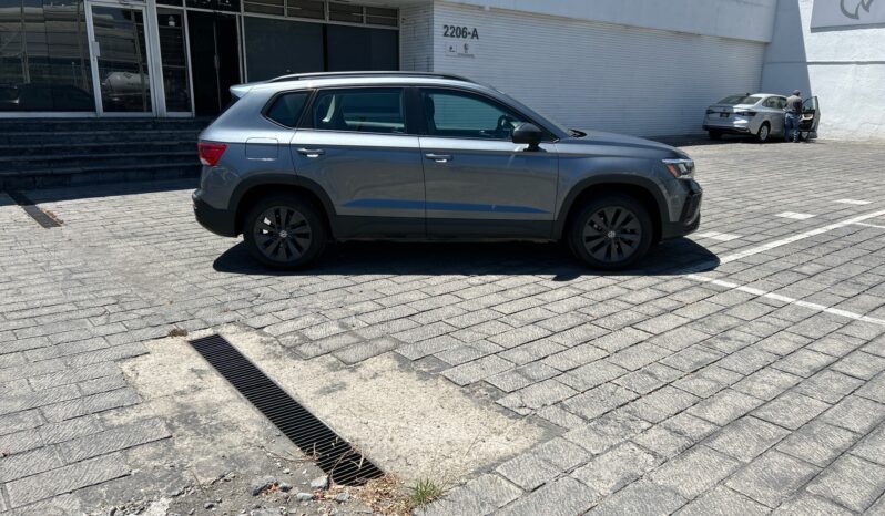 
Volkswagen Taos 5p Trendline L4/1.4/T Aut 2024 CSGDL full									