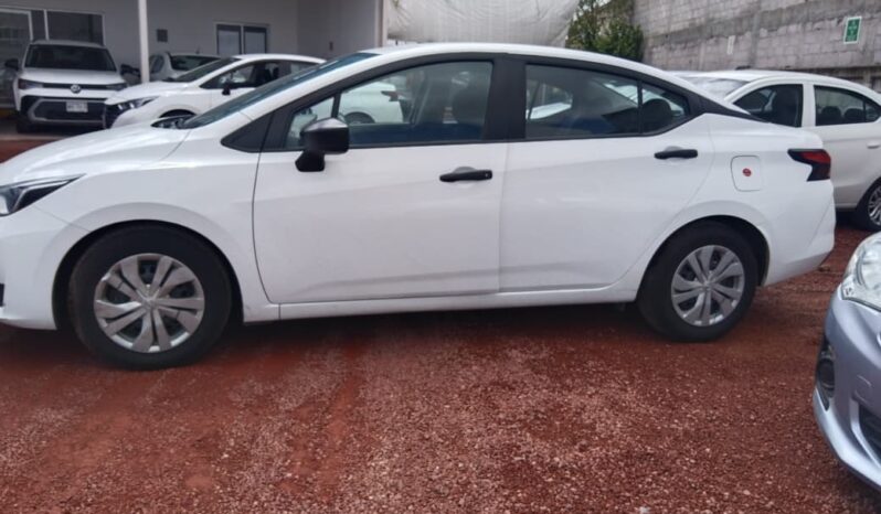 
Nissan 2024 Versa 4p Sense L4/1.6 Aut Blanco full									
