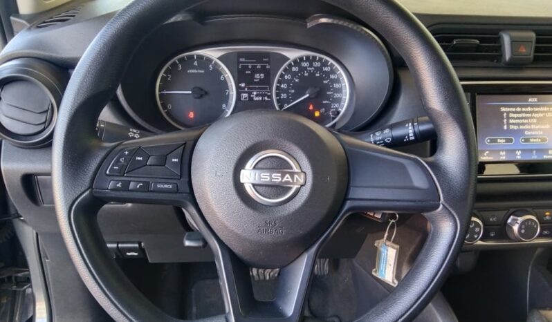 
Nissan 2024 Versa 4p Sense L4/1.6 Aut Gris full									