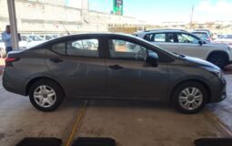 Nissan 2024 Versa 4p Sense L4/1.6 Aut Gris