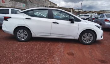 
Nissan 2024 Versa 4p Sense L4/1.6 Aut Blanco full									