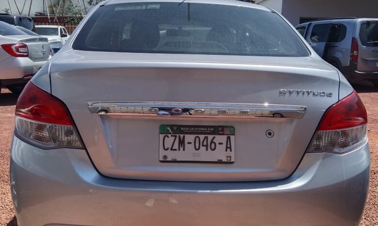 
Chrysler 2024 Attitude 4p SE L3/1.2 Aut Plata full									