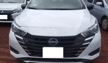 
Nissan 2024 Versa 4p Sense L4/1.6 Aut Blanco full									