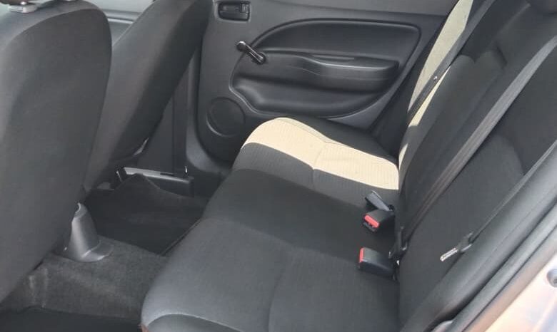 
Chrysler 2024 Attitude 4p SE L3/1.2 Aut Plata full									