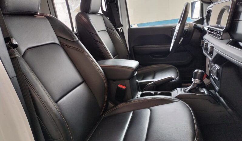 
JEEP WRANGLER SAHARA AUT 2024 full									