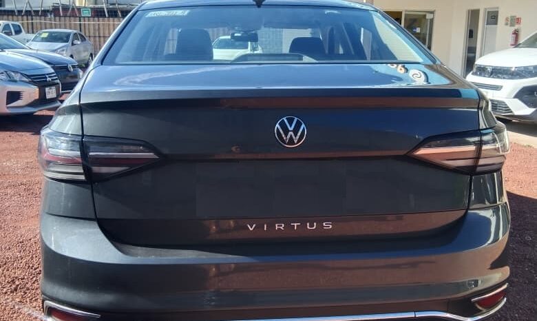 
Volkswagen 2024 Virtus 4p Trendline L4/1.6 Aut Gris Oxford full									