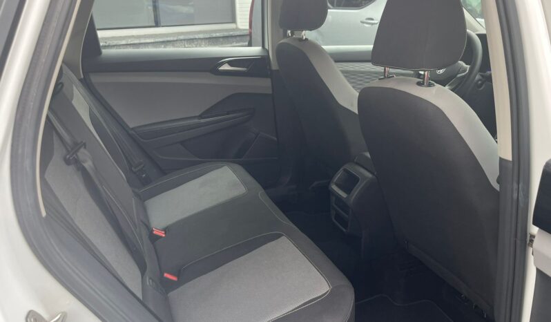 
Volkswagen 2024 Taos 5p Trendline L4/1.4/T Aut full									