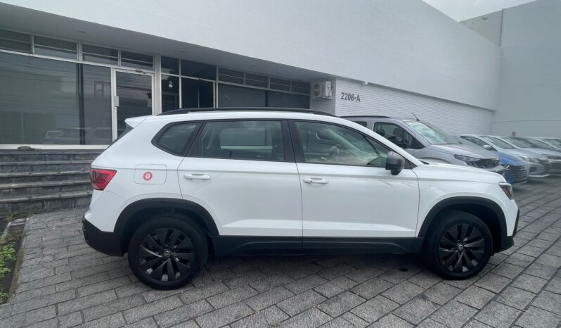 
Volkswagen 2024 Taos 5p Trendline L4/1.4/T Aut full									
